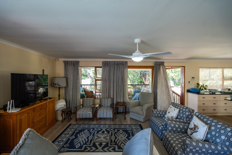 5 Bedroom Property for Sale in Seafield Eastern Cape